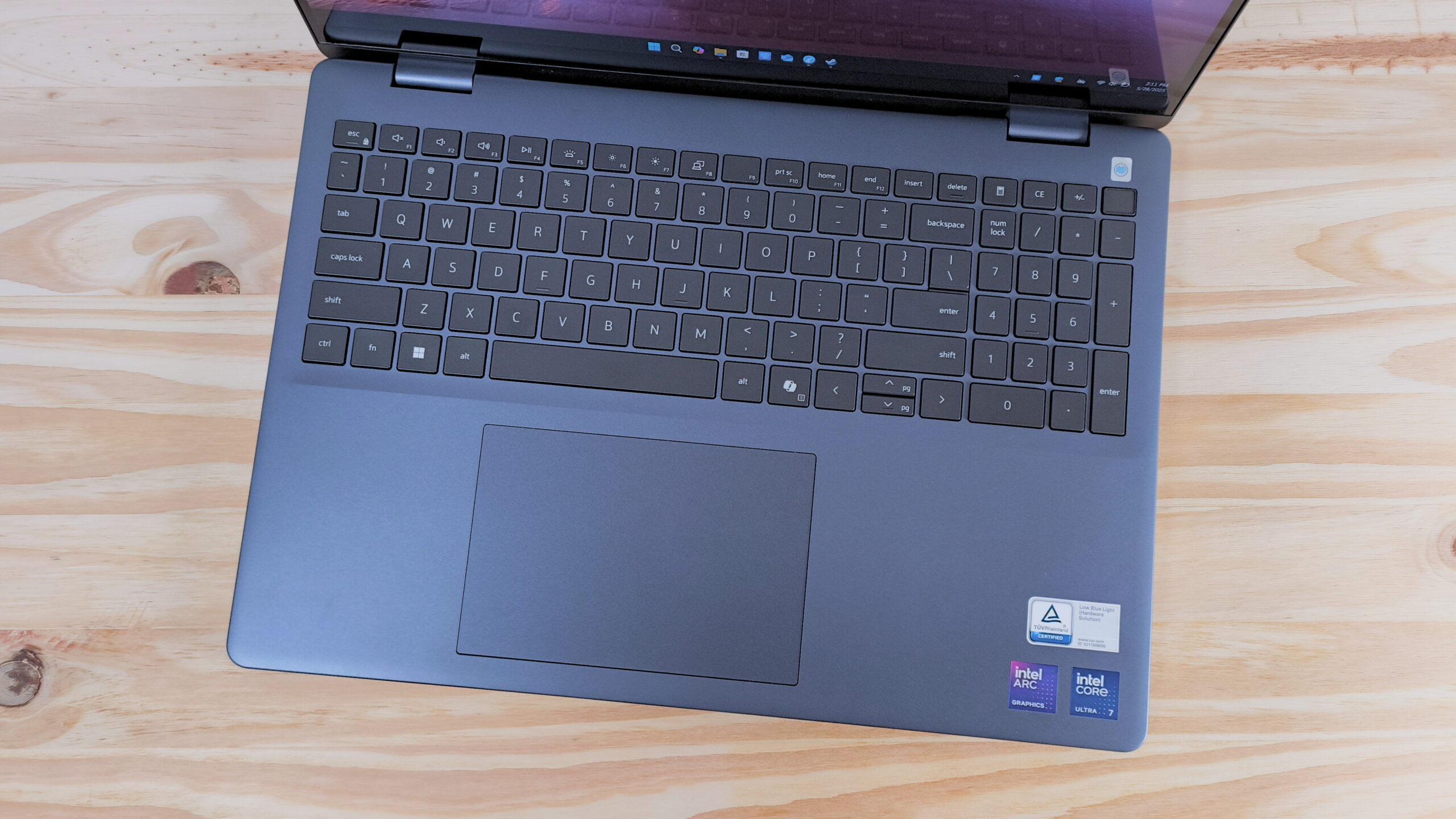 Đánh giá Dell 16 Plus 2in1 (DB06250): Công cụ hoàn hảo cho người dùng đòi hỏi khả năng đa nhiệm 31 Dell 16 Plus 2 in 1 DB06250 5 scaled