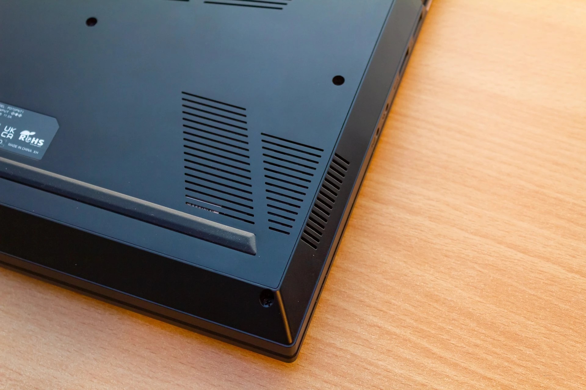 Đánh giá Dream Machines RS3080-17UA51: Liệu có là lựa chọn hoàn hảo cho game thủ chuyên nghiệp? 60 Dream Machines RS3080 17UA51 18