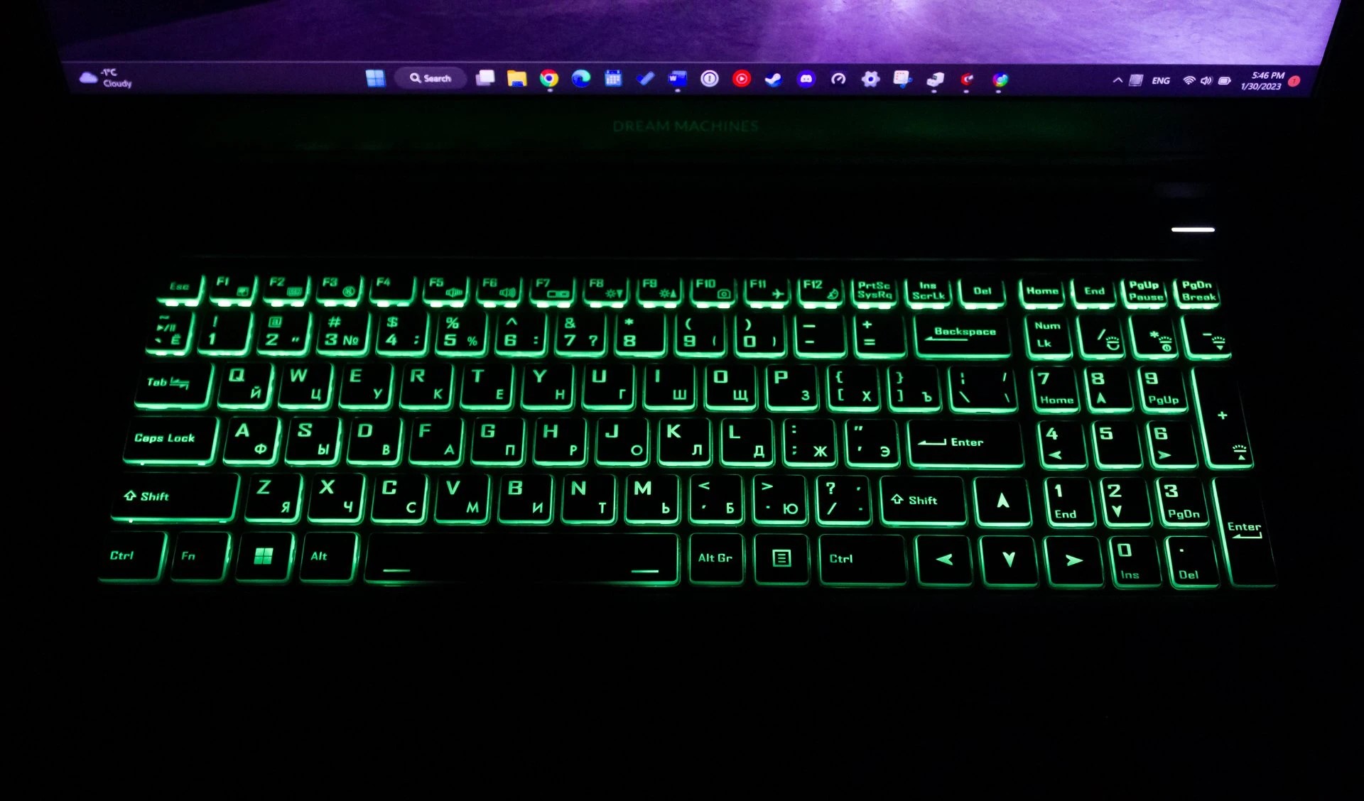 Đánh giá Dream Machines RS3080-17UA51: Liệu có là lựa chọn hoàn hảo cho game thủ chuyên nghiệp? 58 Dream Machines RS3080 17UA51 20