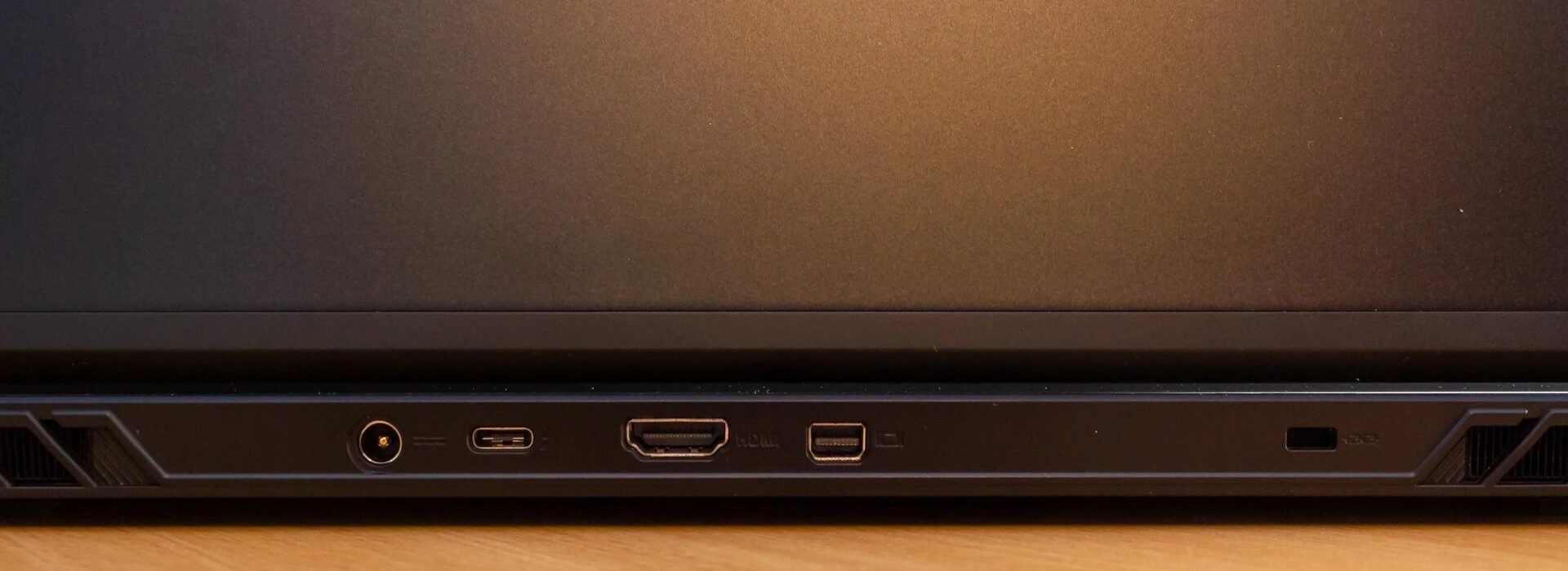 Đánh giá Dream Machines RS3080-17UA51: Liệu có là lựa chọn hoàn hảo cho game thủ chuyên nghiệp? 50 Dream Machines RS3080 17UA51 28 e1750410815528