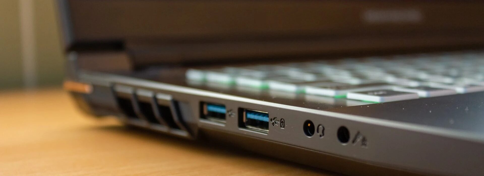 Đánh giá Dream Machines RS3080-17UA51: Liệu có là lựa chọn hoàn hảo cho game thủ chuyên nghiệp? 49 Dream Machines RS3080 17UA51 29 e1750410857930