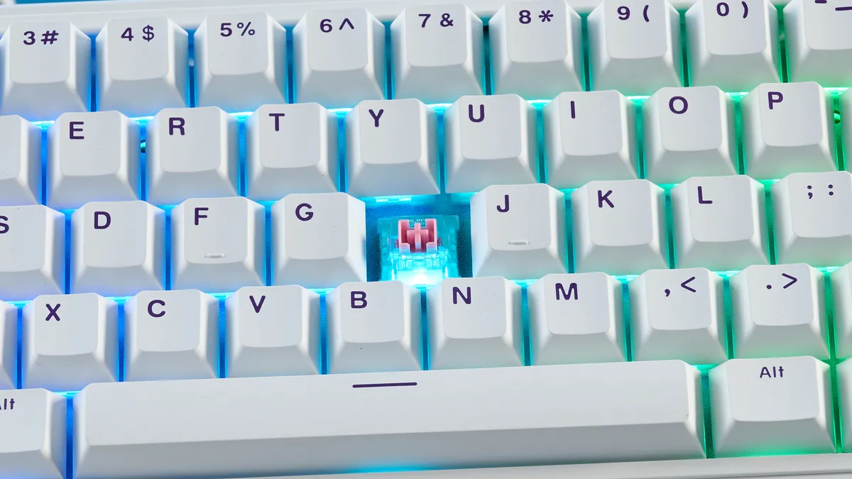 Đánh giá Epomaker HE68 - Liệu đây có phải là bàn phím cơ tốt nhất cho game thủ và người dùng chuyên nghiệp? 19 Epomaker HE68 10