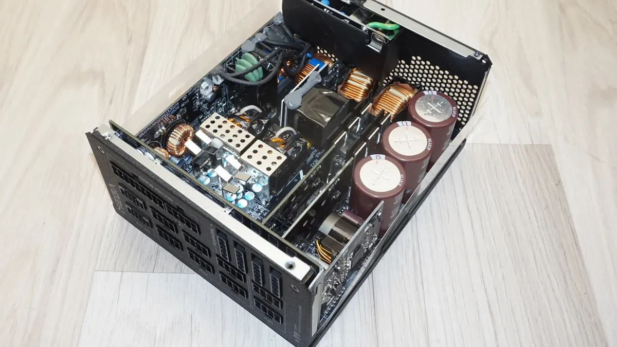 FSP MEGA TI 1650W 11