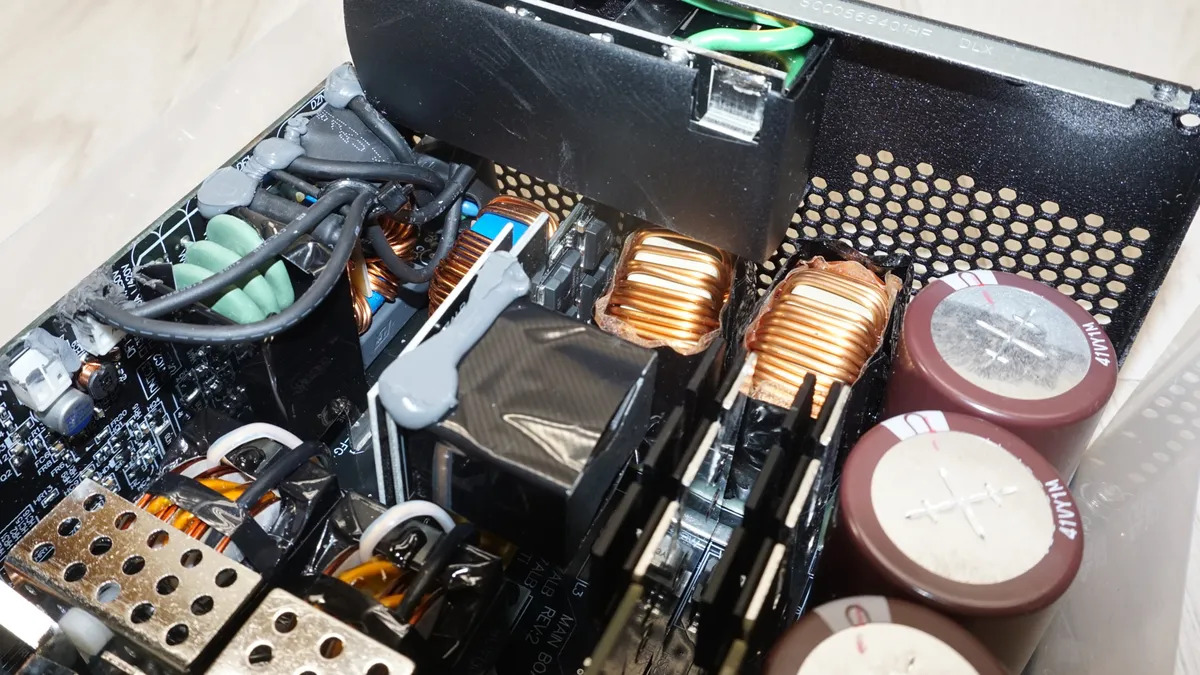 FSP MEGA TI 1650W 13