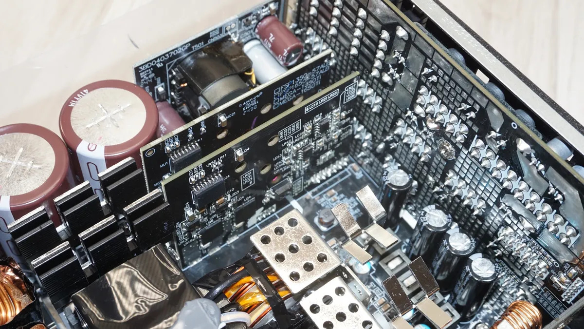 FSP MEGA TI 1650W 17