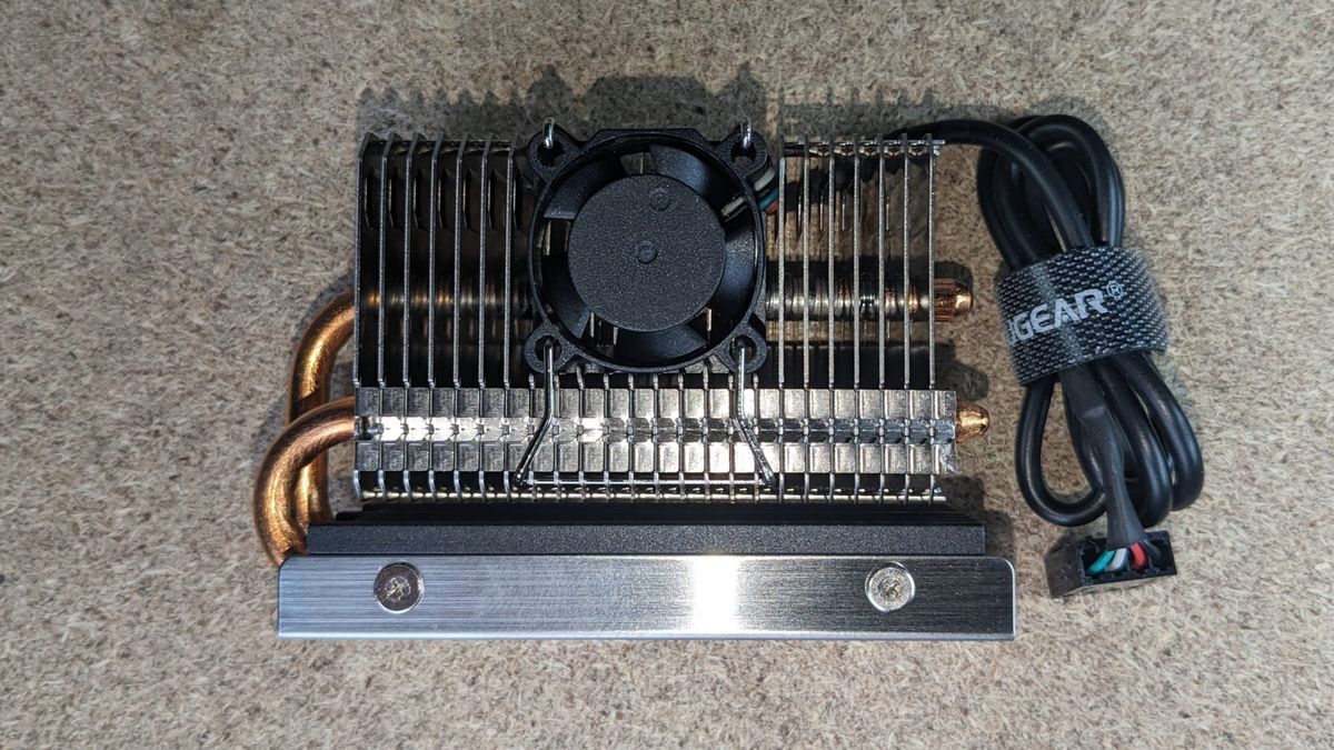 Đánh giá bộ làm mát Graugear G-M2HP04-F NVMe: Hai ống dẫn nhiệt và một quạt mang lại hiệu suất mạnh mẽ 23 Graugear G M2HP04 F 10