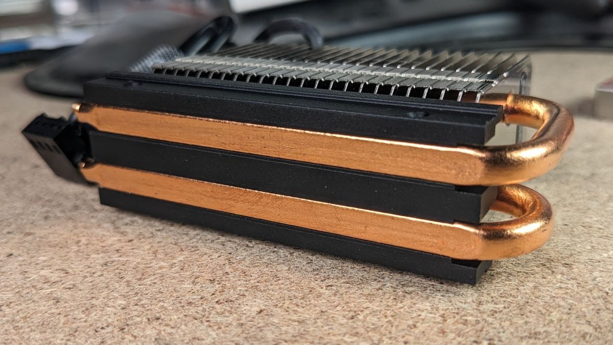 Đánh giá bộ làm mát Graugear G-M2HP04-F NVMe: Hai ống dẫn nhiệt và một quạt mang lại hiệu suất mạnh mẽ 18 Graugear G M2HP04 F 5