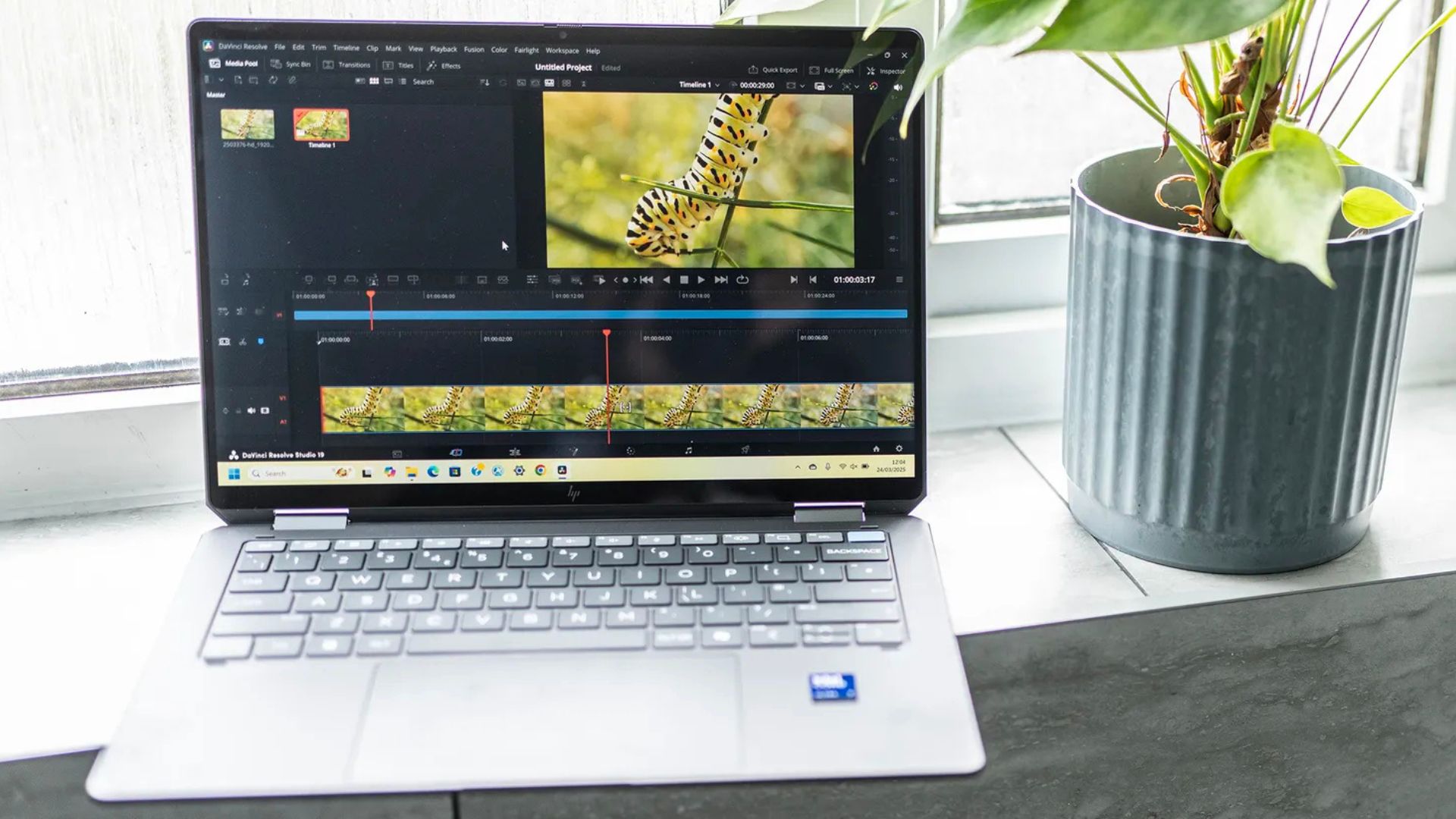 Đánh giá HP OmniBook Ultra Flip 14 - Liệu có phải là laptop 2in1 đáng sở hữu nhất năm 2025? 1 HP OmniBook Ultra Flip 14 1