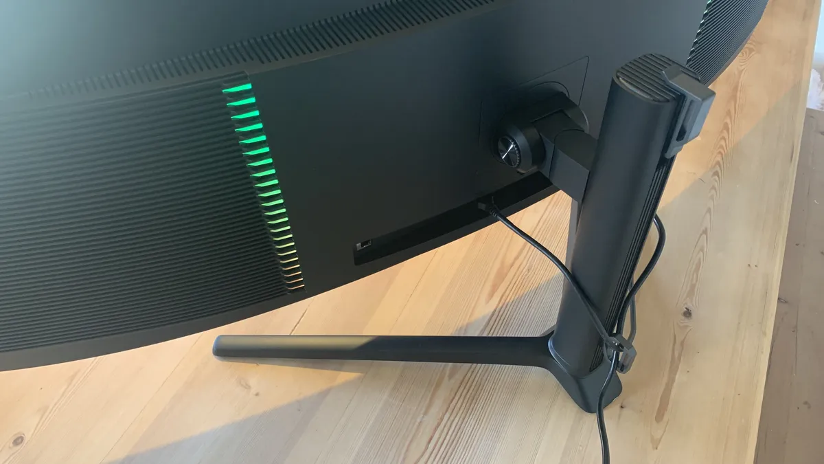 Đánh giá màn hình Innocn 49Q1R - Sắc nét đến từng Pixel, mượt mà trên từng chuyển động 9 Innocn 49Q1R 4