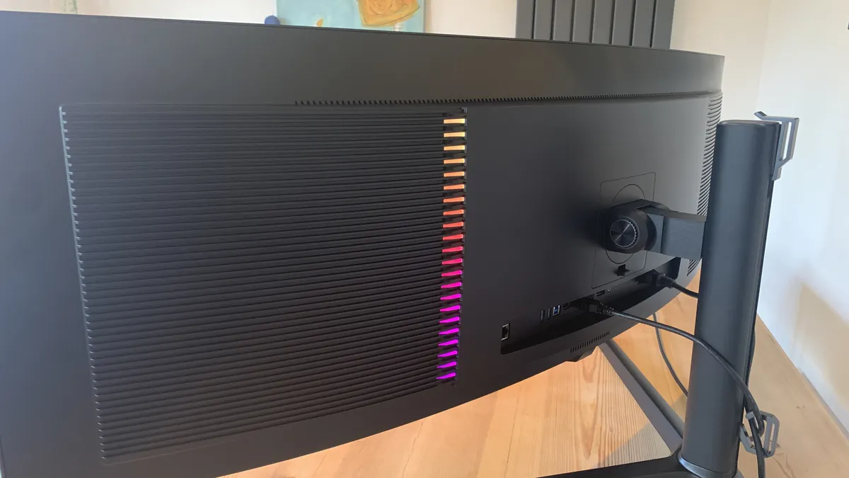 Đánh giá màn hình Innocn 49Q1R - Sắc nét đến từng Pixel, mượt mà trên từng chuyển động 8 Innocn 49Q1R 5