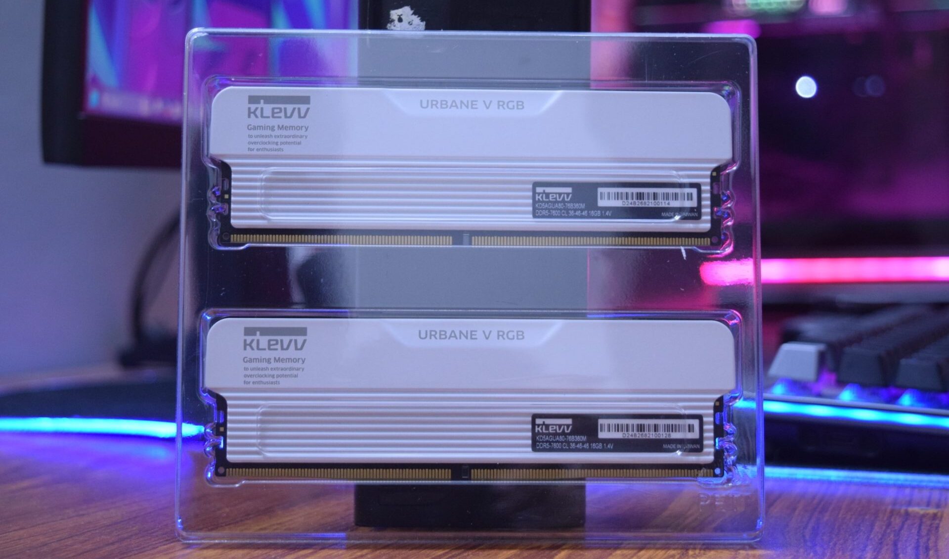 KLEVV Urbane V RGB 32 GB DDR5 7600 CL36 14 e1751081945113