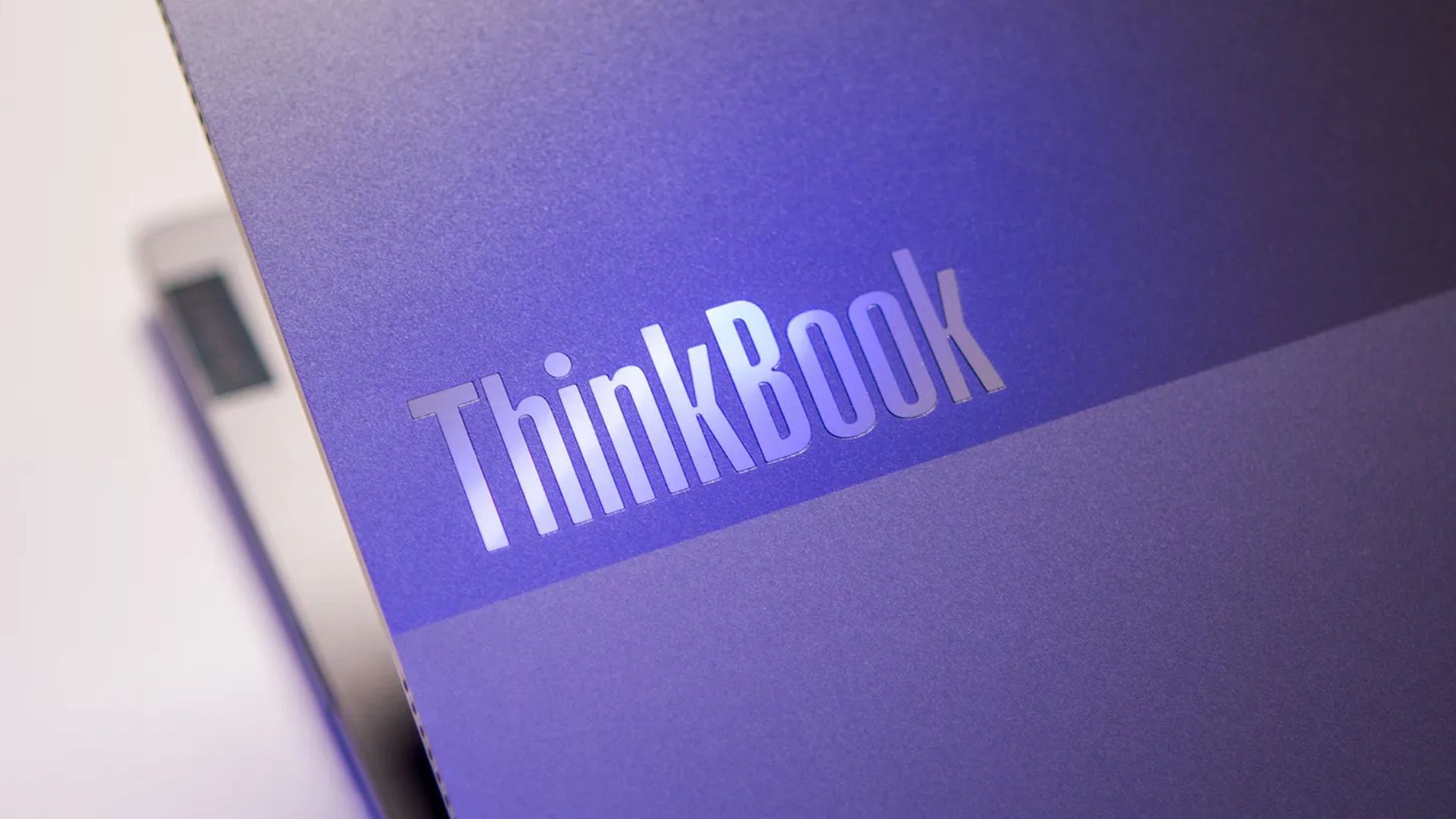 Đánh giá Lenovo ThinkBook Plus Gen 5 Hybrid: Giải pháp tối ưu cho người dùng sáng tạo và chuyên nghiệp 1 Lenovo ThinkBook Plus Gen 5 Hybrid 12