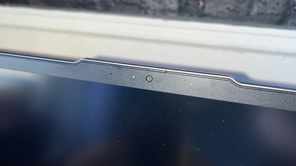 Đánh giá Lenovo ThinkPad T14 Gen 5 - Một chiếc laptop hoàn hảo cho công việc và sáng tạo 40 Lenovo ThinkPad T14 Gen 5 1