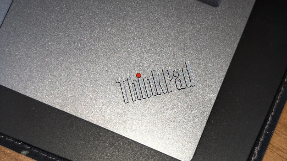 Đánh giá Lenovo ThinkPad T14 Gen 5 - Một chiếc laptop hoàn hảo cho công việc và sáng tạo 33 Lenovo ThinkPad T14 Gen 5 2