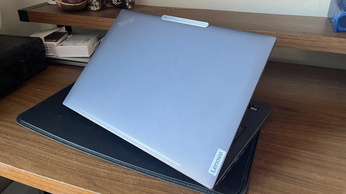 Đánh giá Lenovo ThinkPad T14 Gen 5 - Một chiếc laptop hoàn hảo cho công việc và sáng tạo 22 Lenovo ThinkPad T14 Gen 5 8