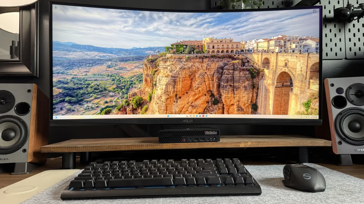 Lenovo ThinkStation P3 Tiny 4