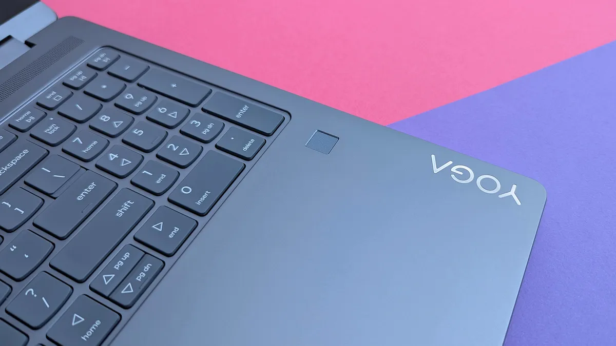 Lenovo Yoga 7i 2 in 1 16ILL10 11