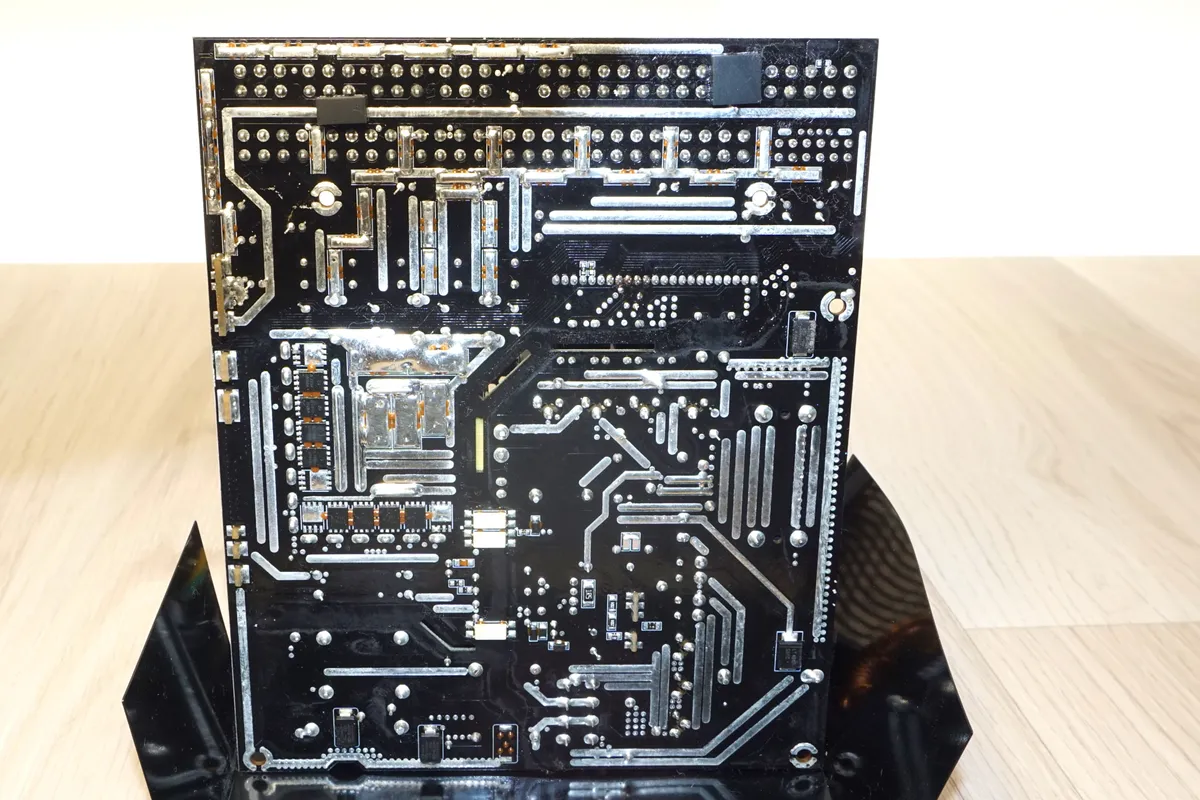 Đánh giá bộ nguồn Lian Li EDGE EG1000 ATX 3.1 - Tại sao là lựa chọn tối ưu cho PC Gaming/Workstation? 40 Lian Li EDGE EG1000 ATX 3 1