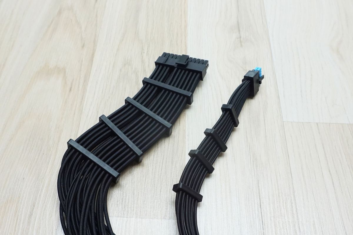 Đánh giá bộ nguồn Lian Li EDGE EG1000 ATX 3.1 - Tại sao là lựa chọn tối ưu cho PC Gaming/Workstation? 32 Lian Li EDGE EG1000 ATX 3 14