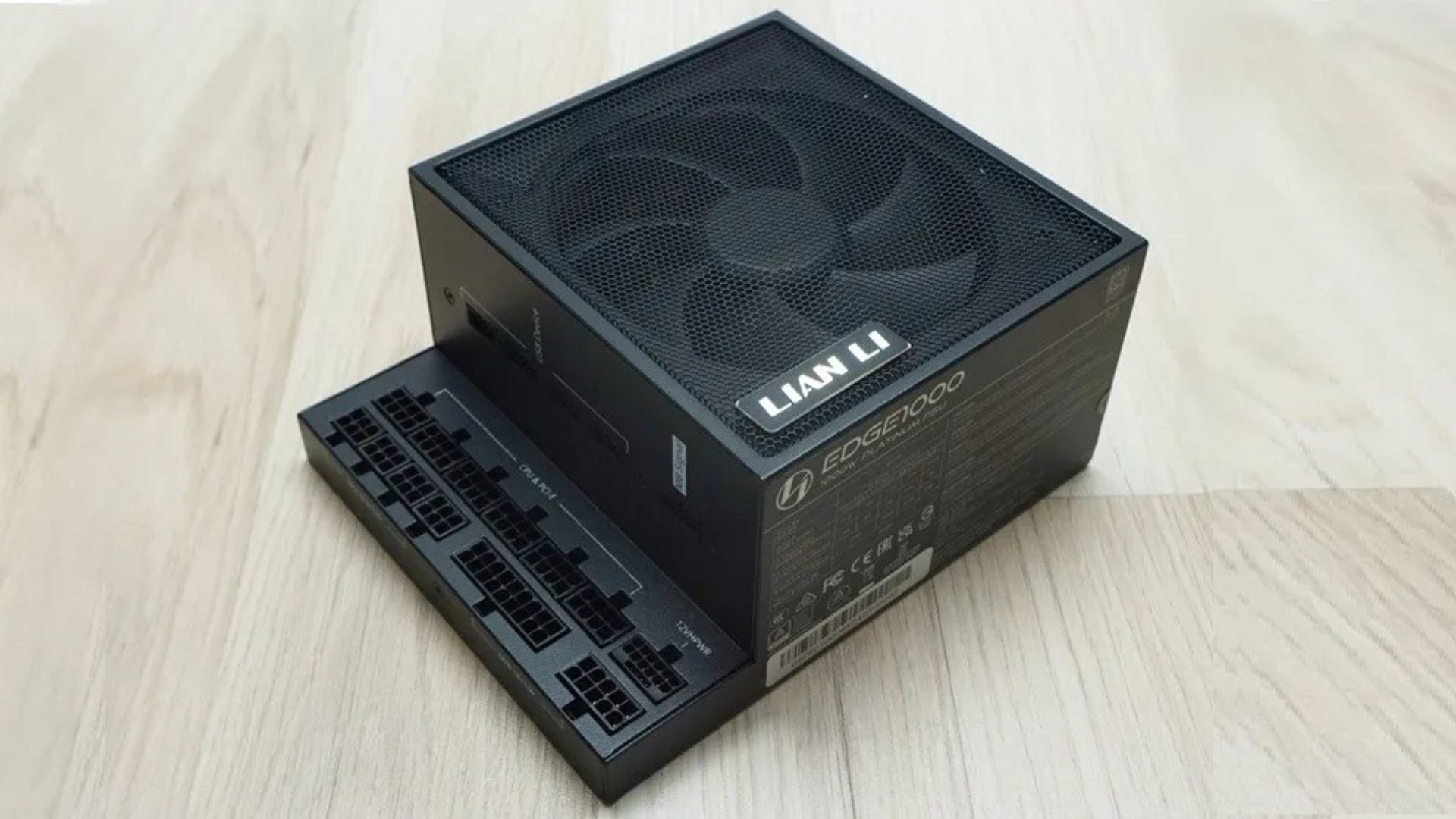 Đánh giá bộ nguồn Lian Li EDGE EG1000 ATX 3.1 - Tại sao là lựa chọn tối ưu cho PC Gaming/Workstation? 1 Lian Li EDGE EG1000 ATX 3 16