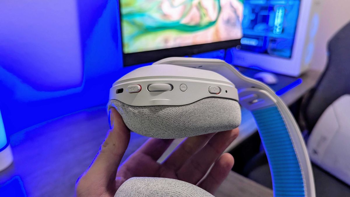 Đánh giá Logitech G522 LIGHTSPEED: Trải nghiệm Gaming đỉnh cao với tốc độ ánh sáng 11 Logitech G522 LIGHTSPEED 4