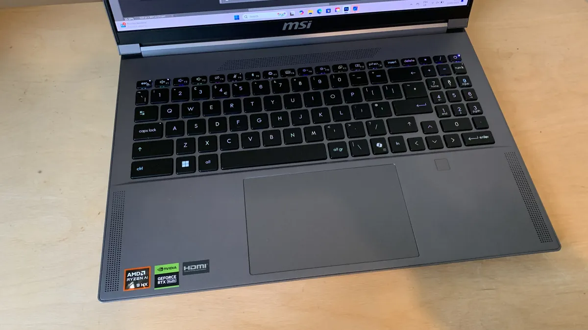 Đánh giá MSI Creator A16 AI+: Sức mạnh AI và hiệu năng vượt trội cho mọi tác vụ của bạn! 13 MSI Creator A16 AI 3