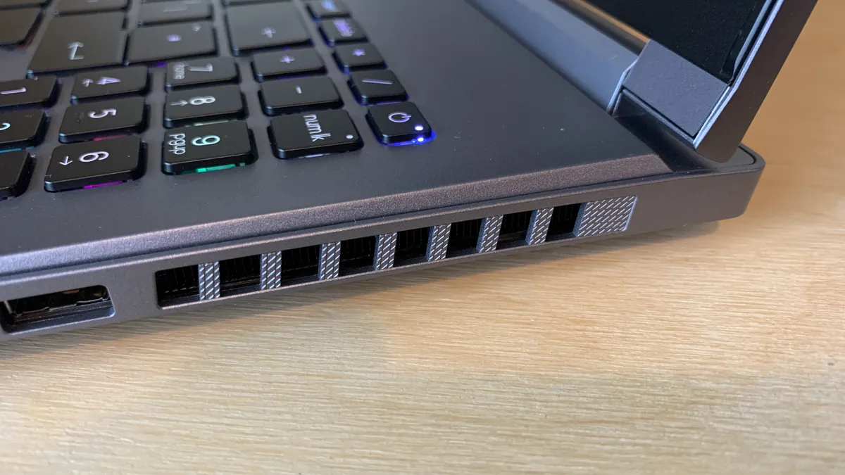 Đánh giá MSI Creator A16 AI+: Sức mạnh AI và hiệu năng vượt trội cho mọi tác vụ của bạn! 15 MSI Creator A16 AI 5