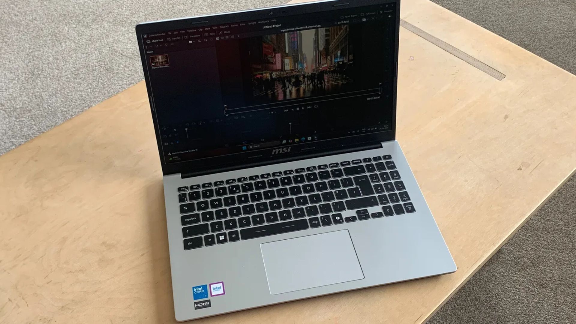 Đánh giá laptop MSI Modern 15 B13MG - Sang trọng, nhẹ nhàng, tiện lợi cho mọi hành trình 1 MSI Modern 15 B13MG 1