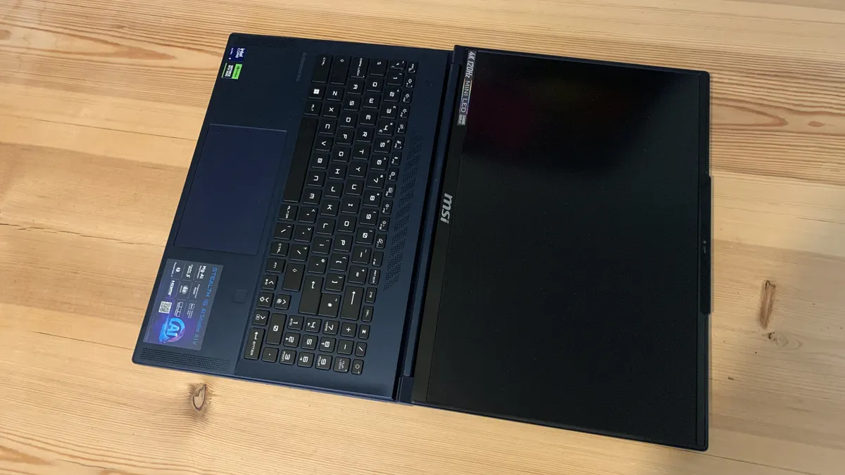 Đánh giá MSI Stealth 16 AI Studio A1V - Lựa chọn tối ưu cho game thủ và nhà sáng tạo? 13 MSI Stealth 16 AI Studio A1V 4