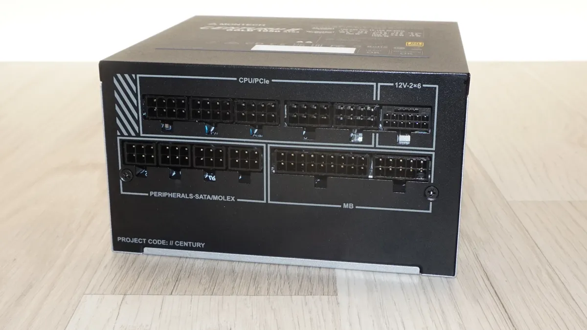 Montech Century II Gold 1050W ATX 3 10