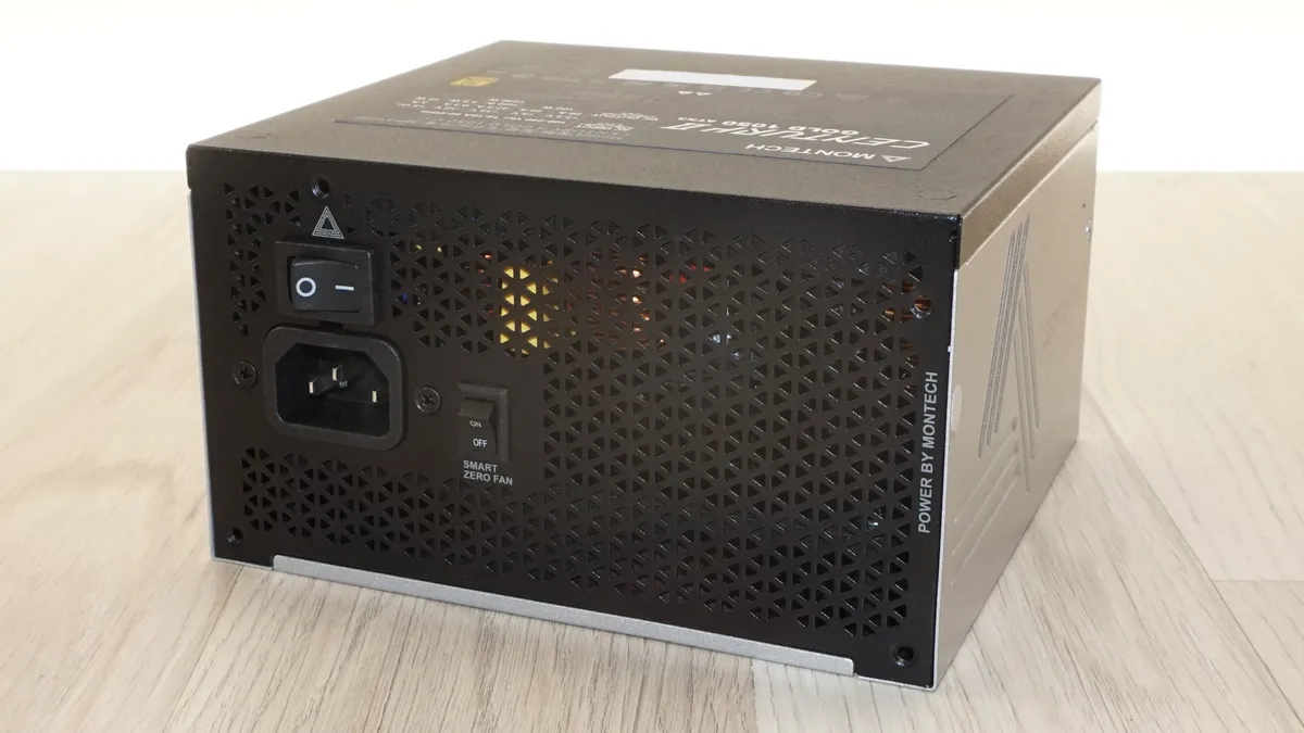 Montech Century II Gold 1050W ATX 3 11