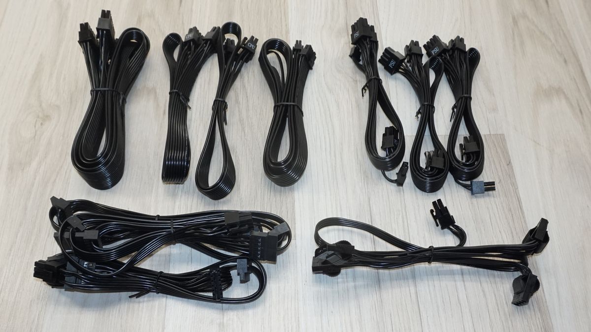 Montech Century II Gold 1050W ATX 3 12