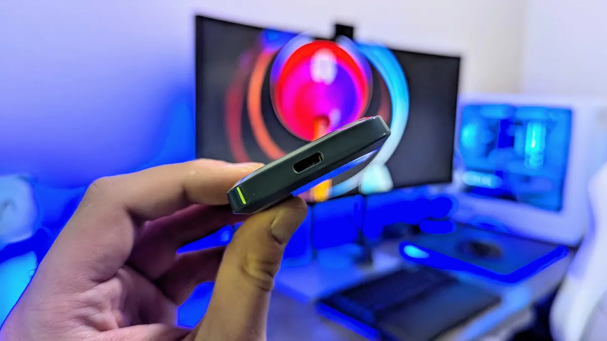 O cung SSD di dong Crucial X10 3