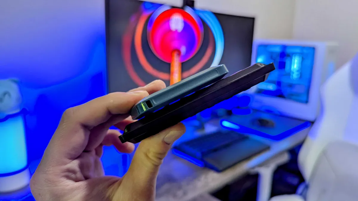 O cung SSD di dong Crucial X10 4