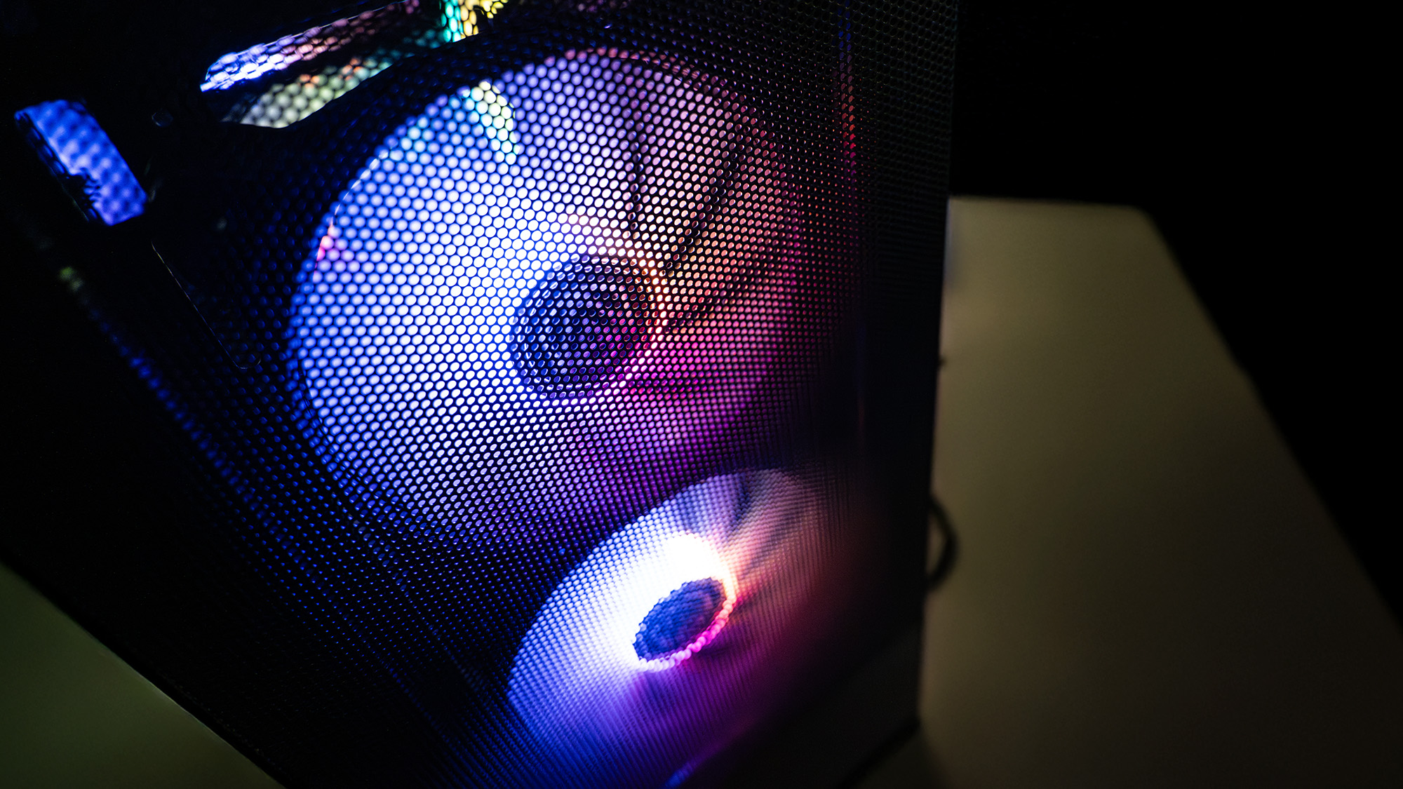 Đánh giá PC gaming ABS Cyclone Aqua - Có phải là lựa chọn tối ưu cho game thủ chuyên nghiệp? 18 PC gaming ABS Cyclone Aqua 3