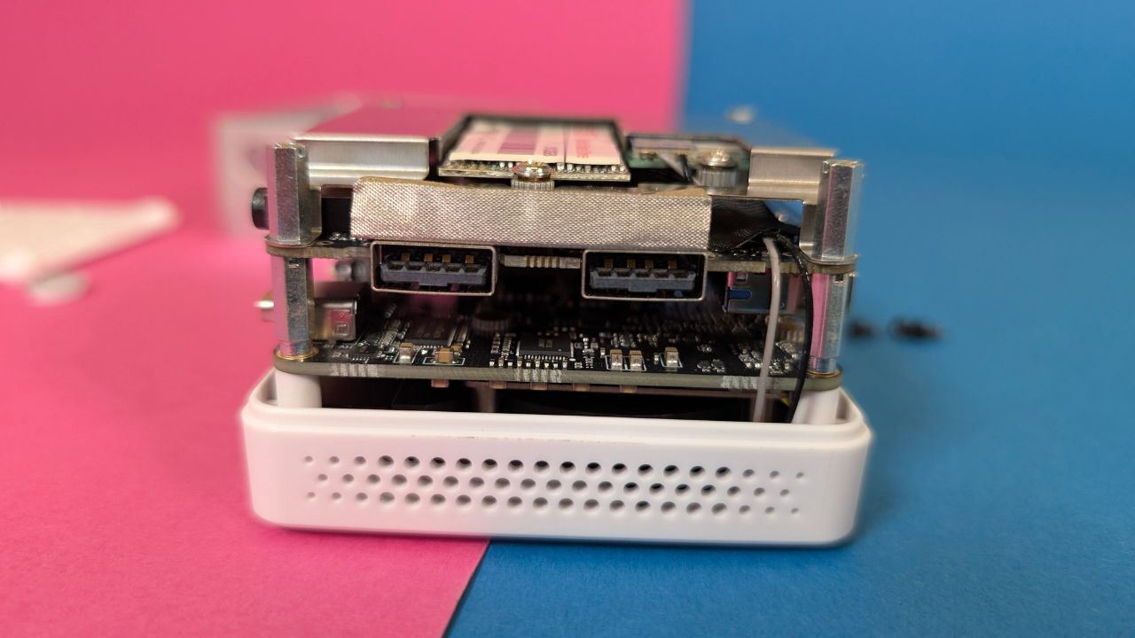 Đánh giá PC mini Aoostar T8: Kích cỡ chỉ bằng lòng bàn tay nhưng đầy đủ chức năng với Intel N100 30 PC mini Aoostar T8 13