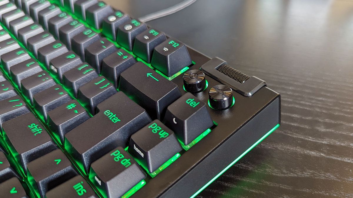 Razer BlackWidow V4 75 6