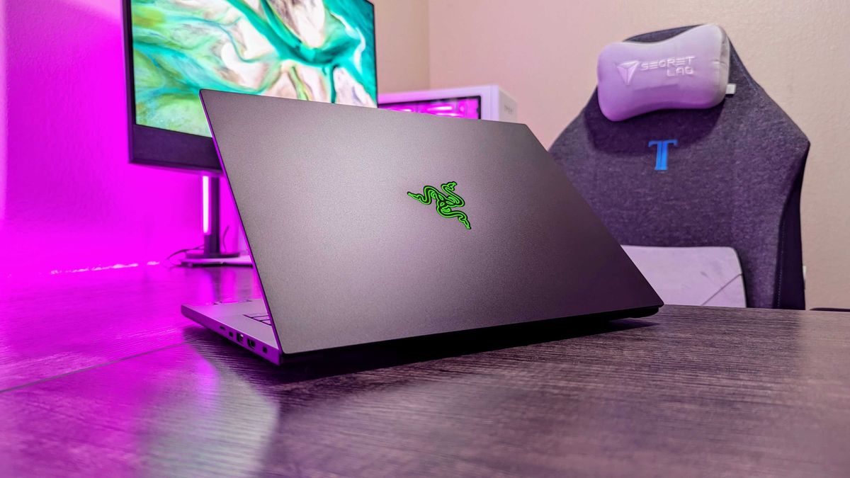 Razer Blade 14 2025 2