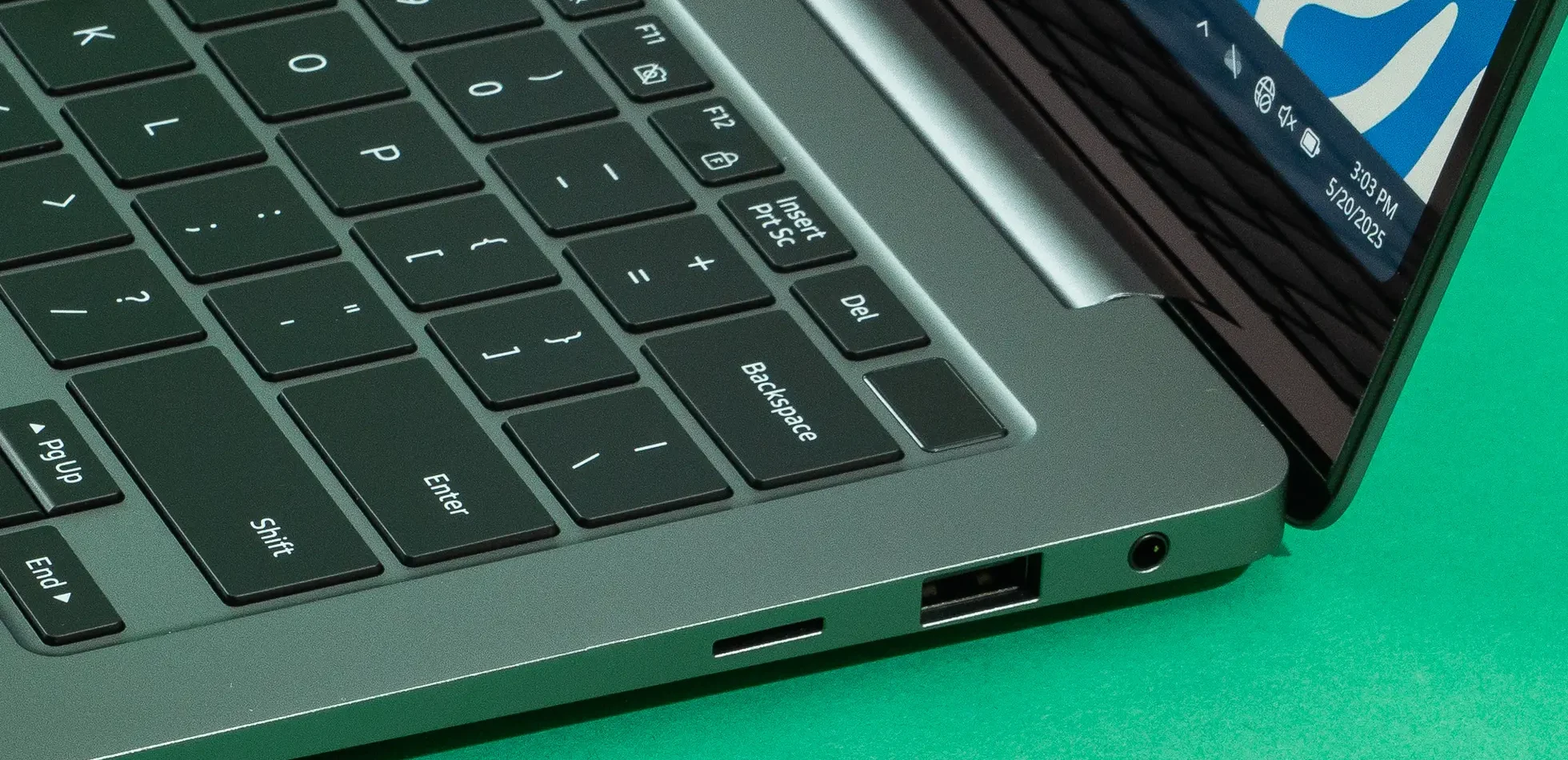 Samsung Galaxy Book5 Pro 14 inch 1 e1750325240669