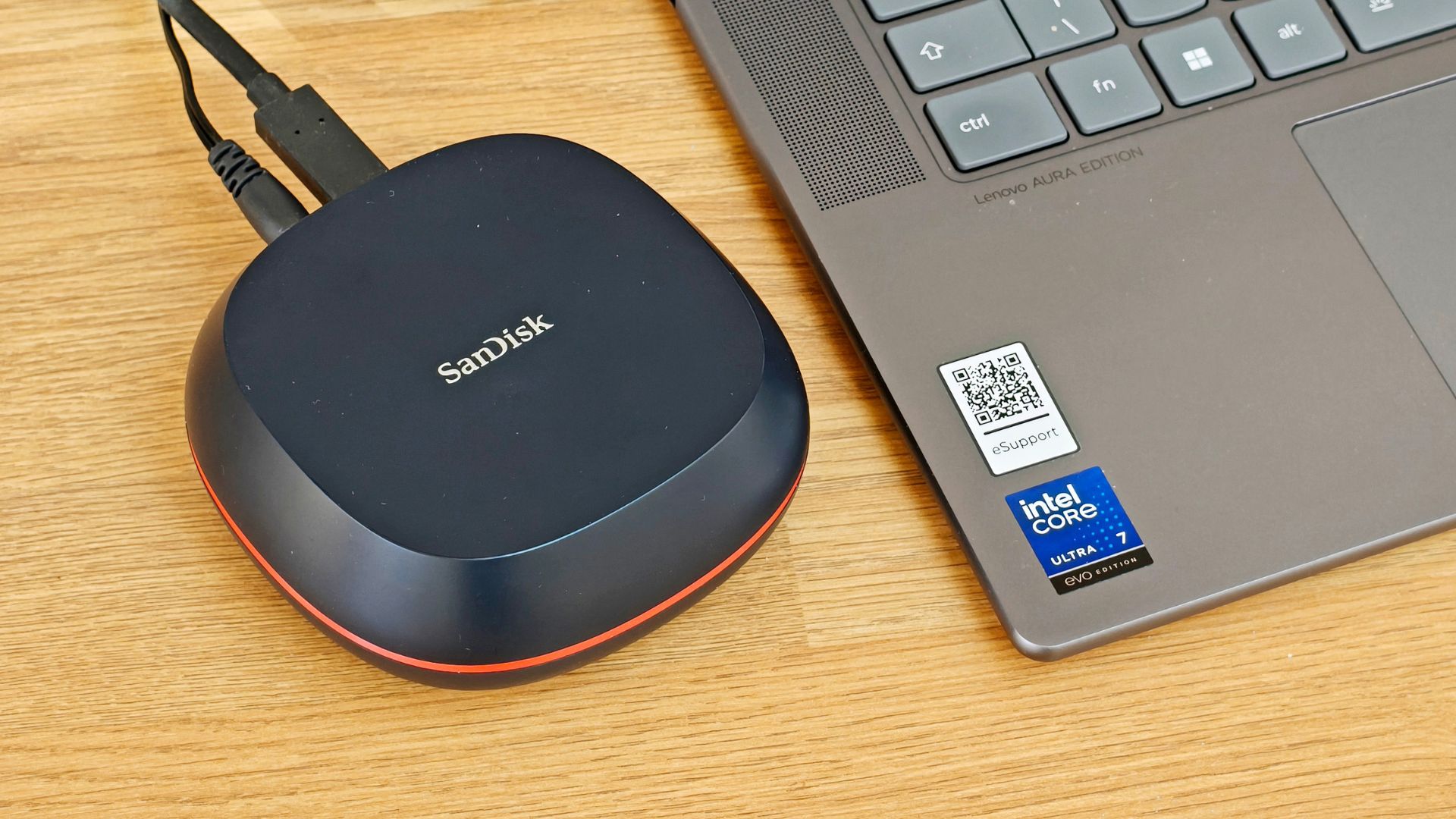 Đánh giá ổ cứng SSD SanDisk Desk Drive (8TB): Giải pháp lưu trữ tối ưu cho video 4K, game và dữ liệu lớn 1 SanDisk Desk Drive 8TB 5