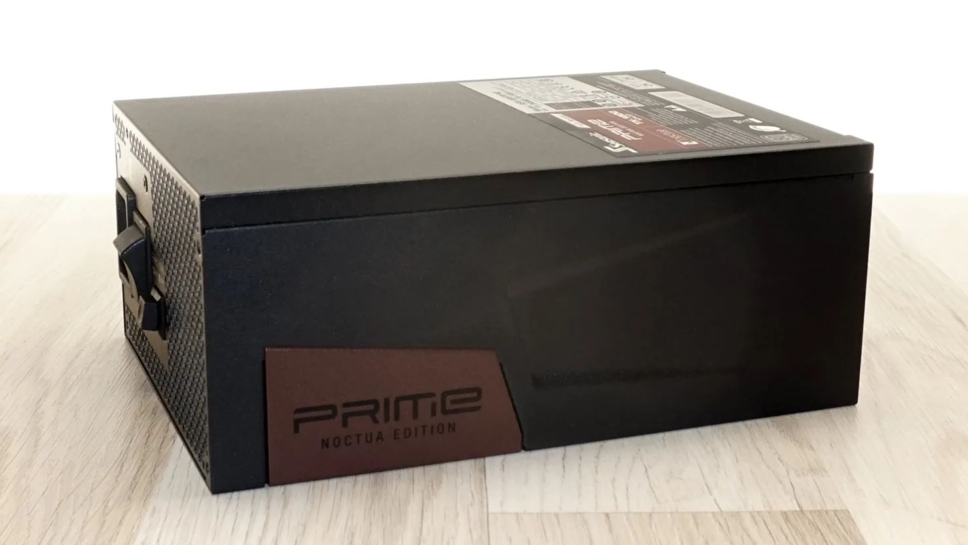Đánh giá bộ nguồn Seasonic Prime TX-1600 Noctua Edition: Liệu đây có phải bộ nguồn mơ ước của mọi game thủ? 1 Seasonic Prime TX 1600 Noctua Edition 18