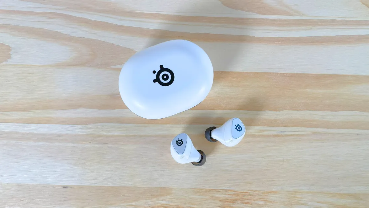 Đánh giá SteelSeries Arctis GameBuds - Tai nghe không dây nhỏ gọn cho game và hoạt động hằng ngày 12 SteelSeries Arctis GameBuds 7