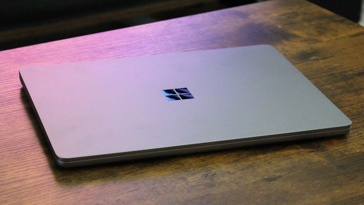 Đánh giá Surface Laptop 13-inch: Liệu có phải là chiếc laptop hoàn hảo cho công việc và học tập? 19 Surface Laptop 13 inch 13