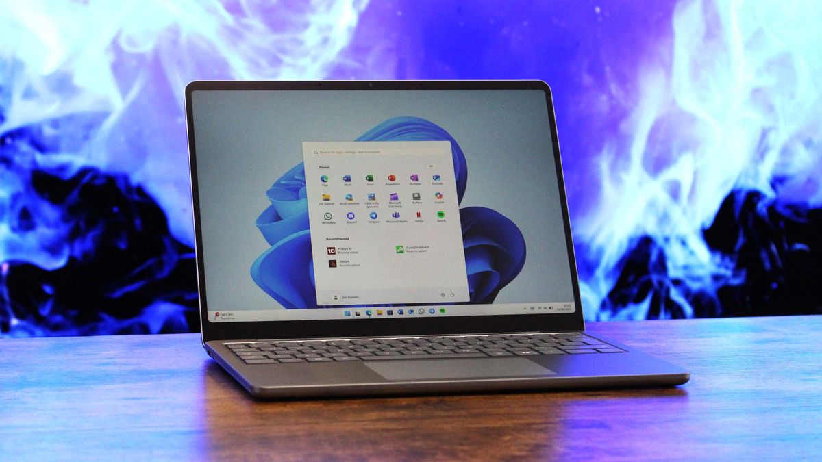 Đánh giá Surface Laptop 13-inch: Liệu có phải là chiếc laptop hoàn hảo cho công việc và học tập? 35 Surface Laptop 13 inch 2