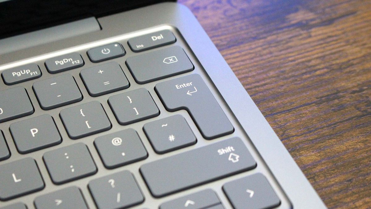 Đánh giá Surface Laptop 13-inch: Liệu có phải là chiếc laptop hoàn hảo cho công việc và học tập? 26 Surface Laptop 13 inch 6
