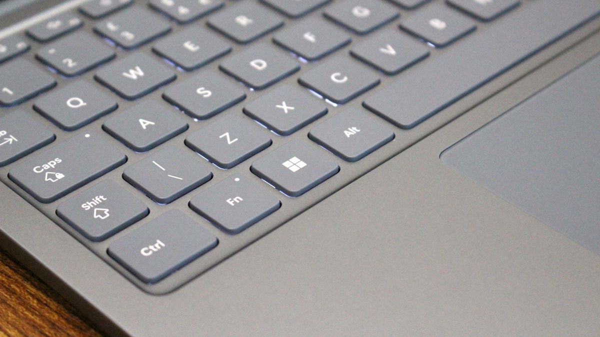Đánh giá Surface Laptop 13-inch: Liệu có phải là chiếc laptop hoàn hảo cho công việc và học tập? 25 Surface Laptop 13 inch 7