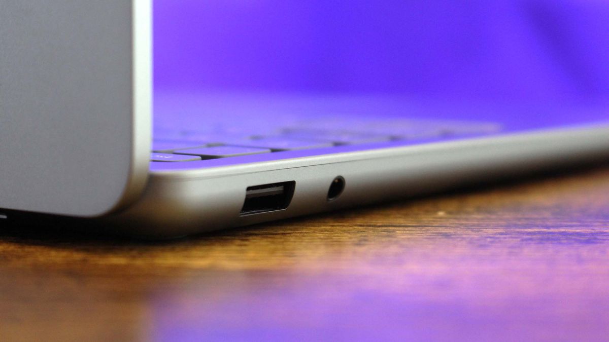 Đánh giá Surface Laptop 13-inch: Liệu có phải là chiếc laptop hoàn hảo cho công việc và học tập? 24 Surface Laptop 13 inch 8