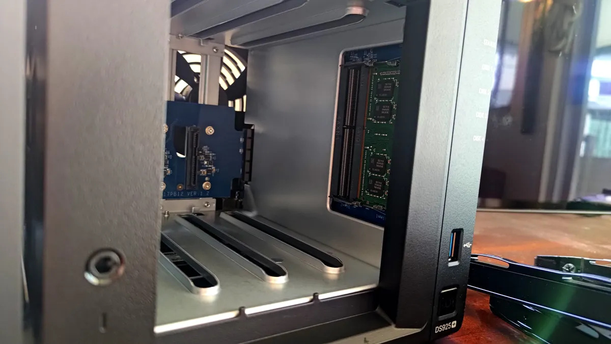 Synology DiskStation DS925 10