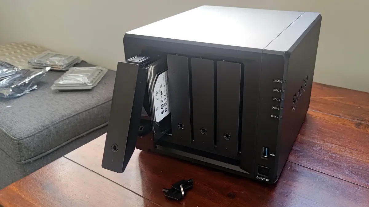 Synology DiskStation DS925 12