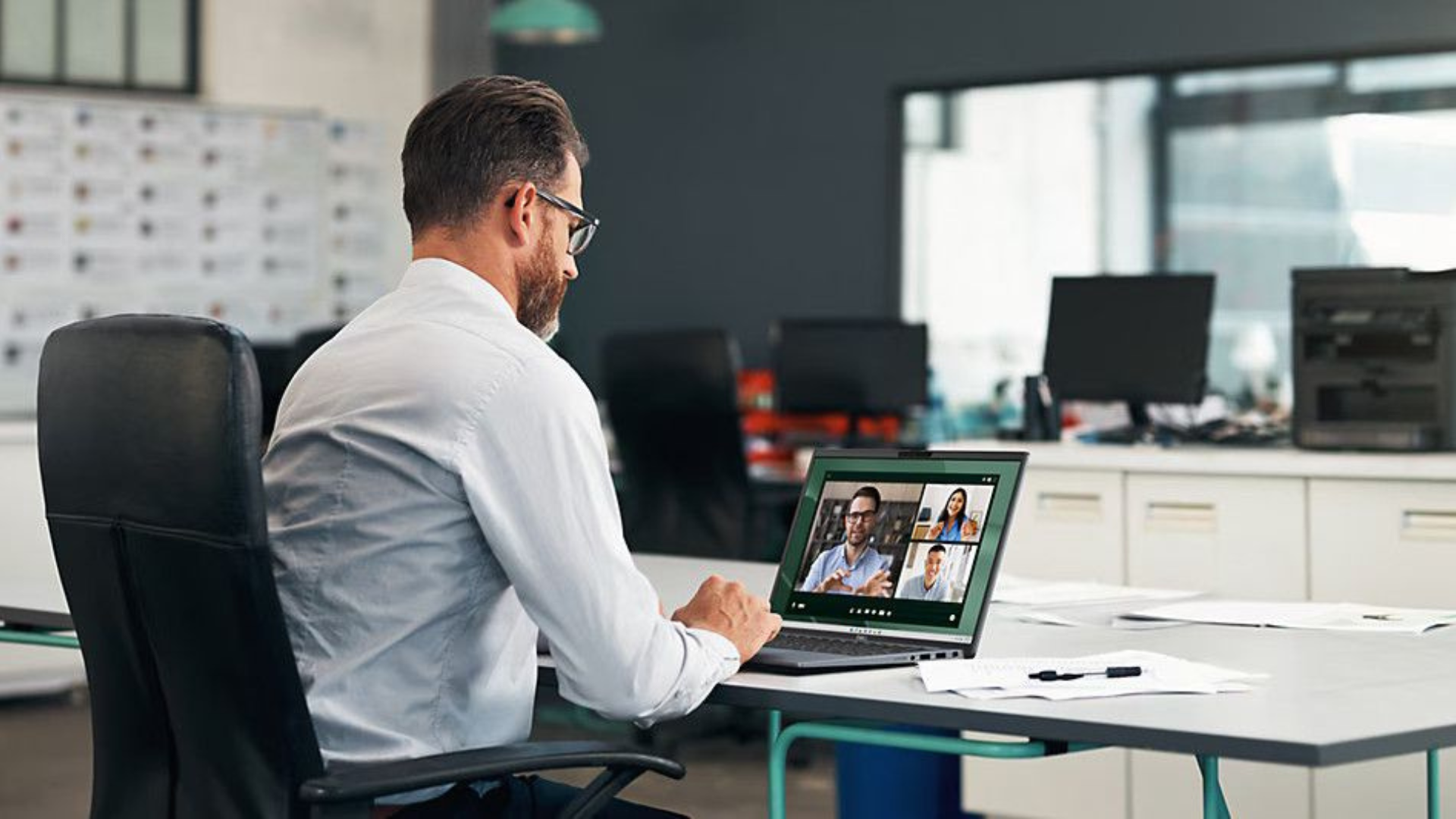 Top 5 laptop Windows 5G/LTE tốt nhất 2025: Kết nối mọi lúc mọi nơi 11 Top 5 laptop Windows 5GLTE tot nhat 2025 Ket noi moi luc moi noi 4 1